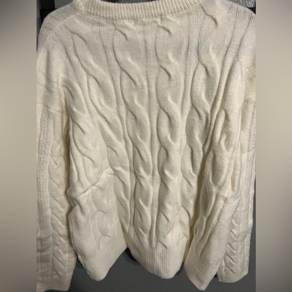 Beautiful White Womens Sweater - Picture 5 of 5